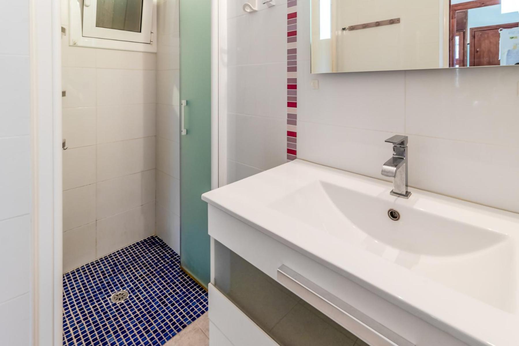 Carboneras 45 Apartamento Con Terraza Girona Kültér fotó